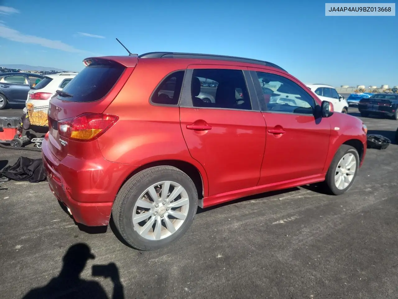JA4AP4AU9BZ013668 2011 Mitsubishi Outlander Sport Se