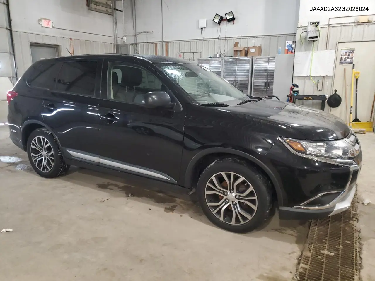 2016 Mitsubishi Outlander Es VIN: JA4AD2A32GZ028024 Lot: 45669165