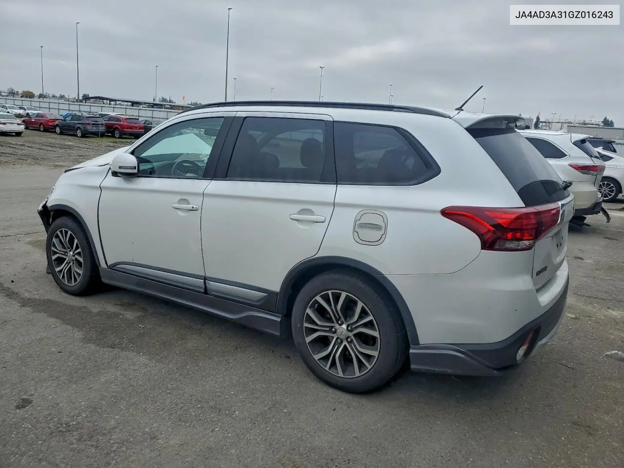 JA4AD3A31GZ016243 2016 Mitsubishi Outlander Se