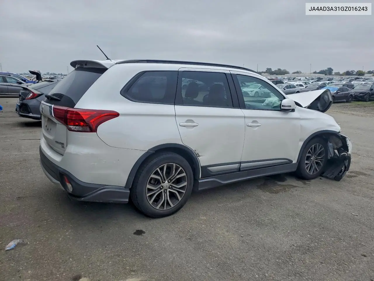 JA4AD3A31GZ016243 2016 Mitsubishi Outlander Se