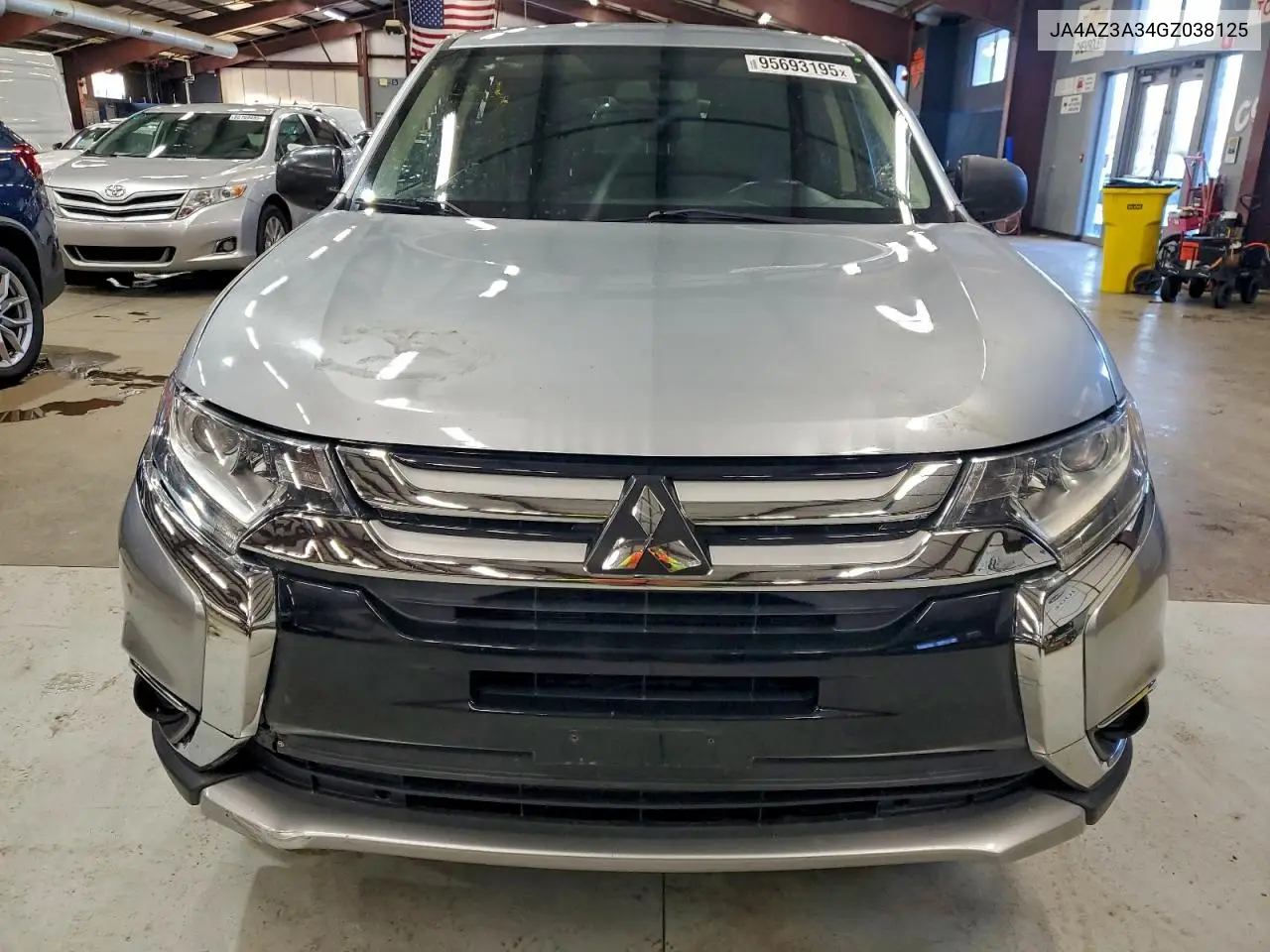JA4AZ3A34GZ038125 2016 Mitsubishi Outlander Se