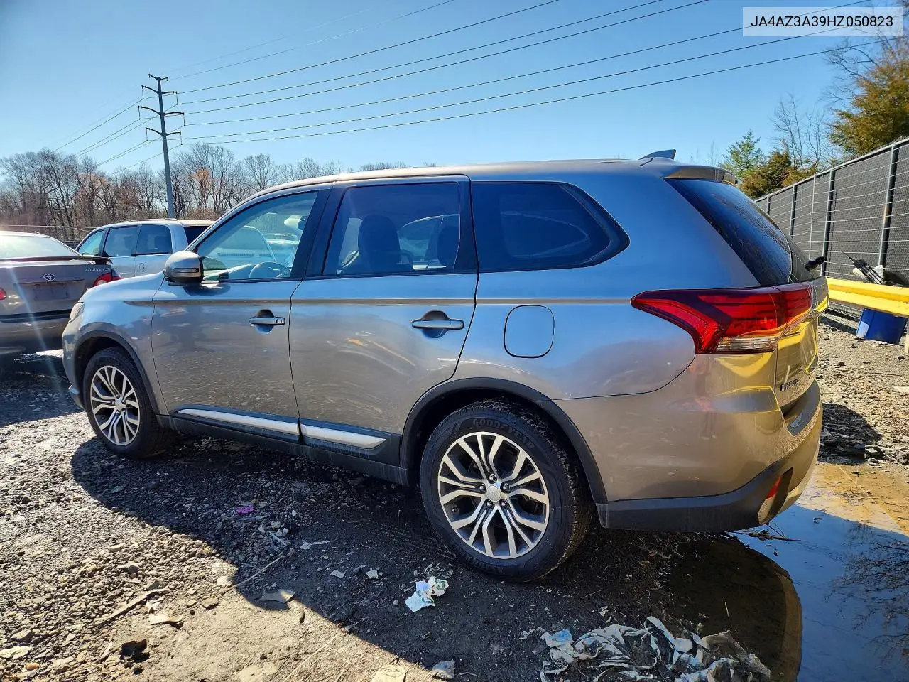 JA4AZ3A39HZ050823 2017 Mitsubishi Outlander Se