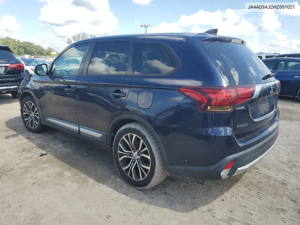 JA4AD3A32HZ051021 2017 Mitsubishi Outlander Se