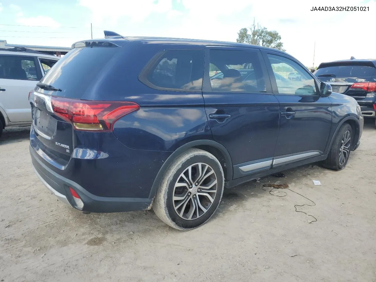 JA4AD3A32HZ051021 2017 Mitsubishi Outlander Se