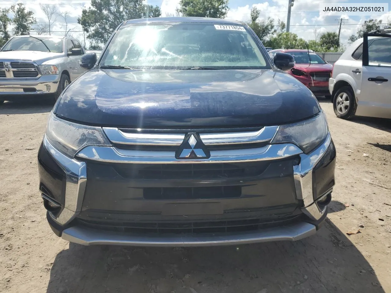 JA4AD3A32HZ051021 2017 Mitsubishi Outlander Se