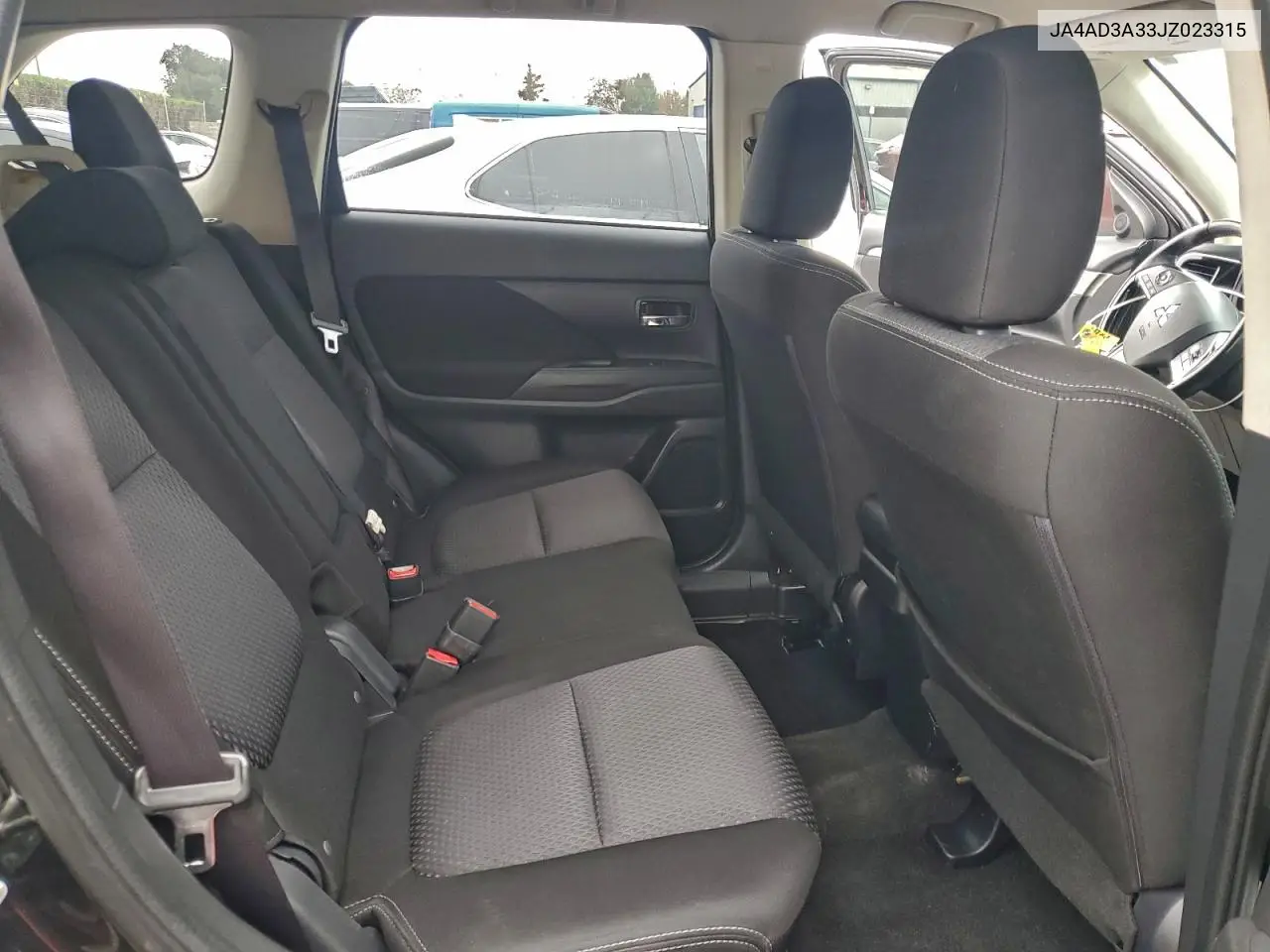 JA4AD3A33JZ023315 2018 Mitsubishi Outlander Se