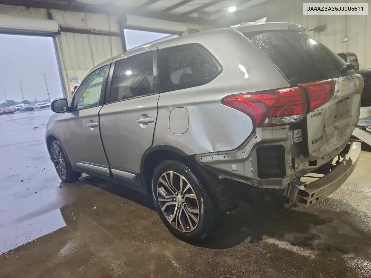 JA4AZ3A35JJ005611 2018 Mitsubishi Outlander Se