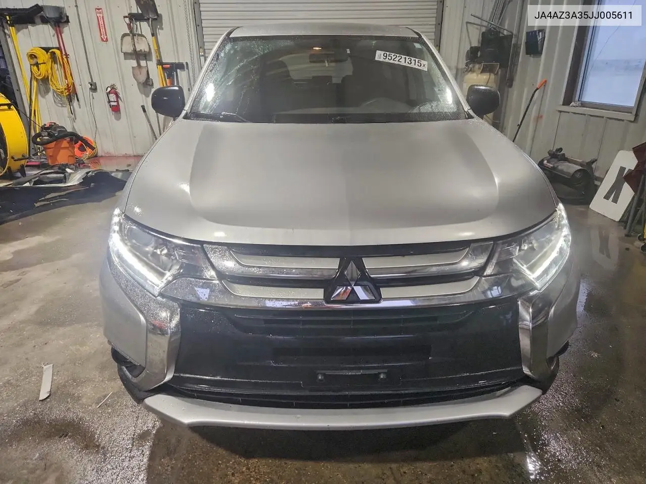 JA4AZ3A35JJ005611 2018 Mitsubishi Outlander Se