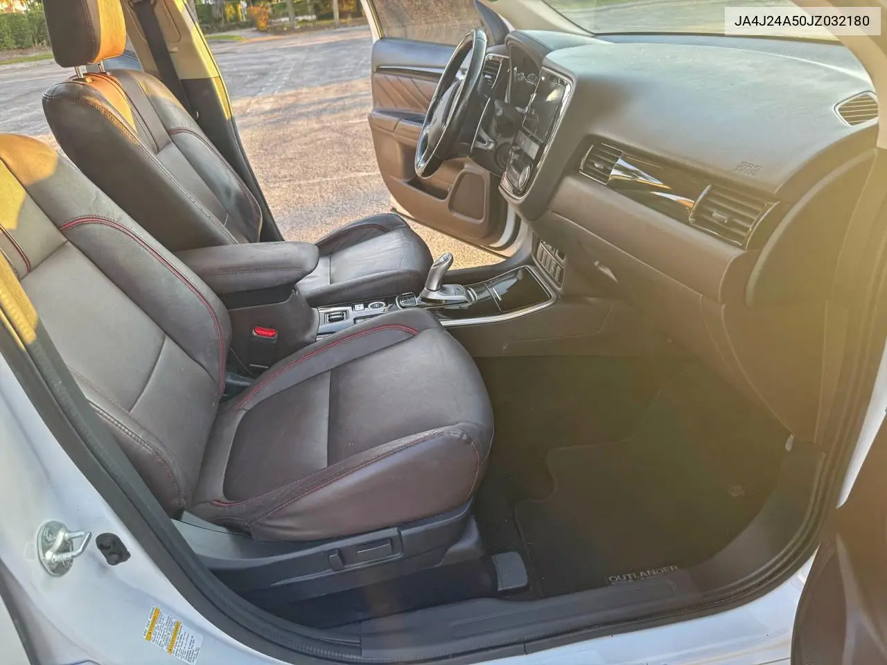 JA4J24A50JZ032180 2018 Mitsubishi Outlander Se
