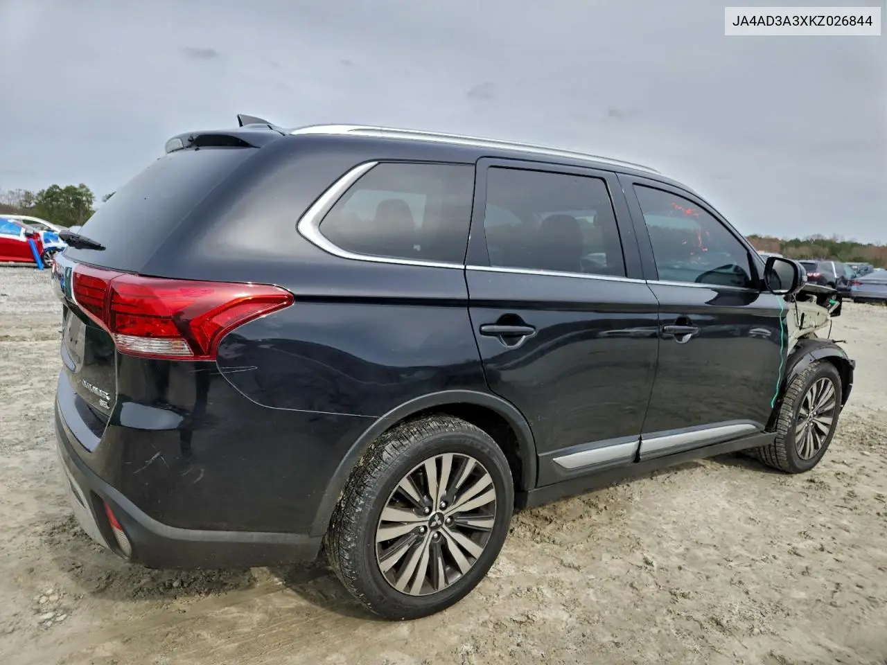 JA4AD3A3XKZ026844 2019 Mitsubishi Outlander Se