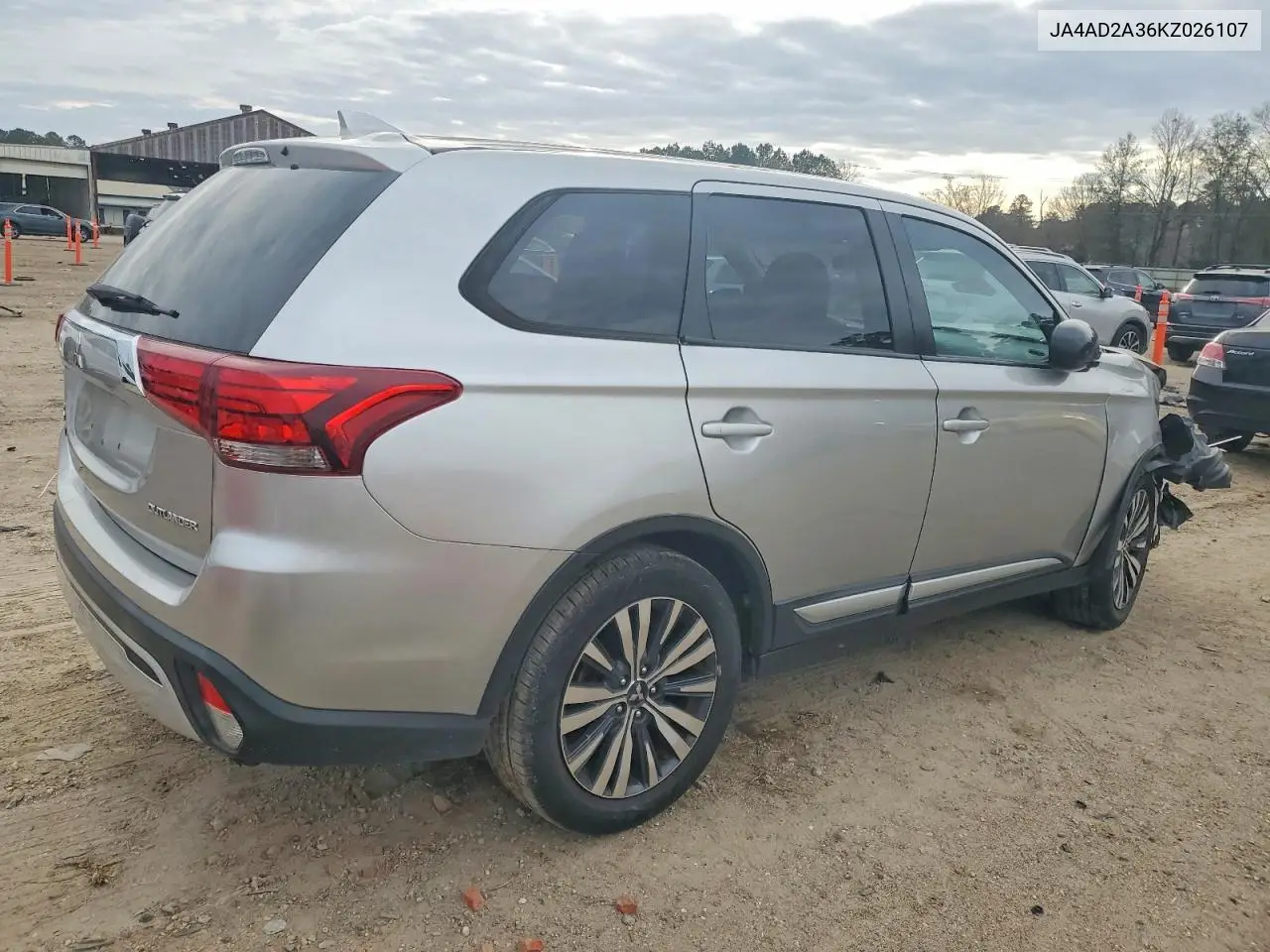 JA4AD2A36KZ026107 2019 Mitsubishi Outlander Es