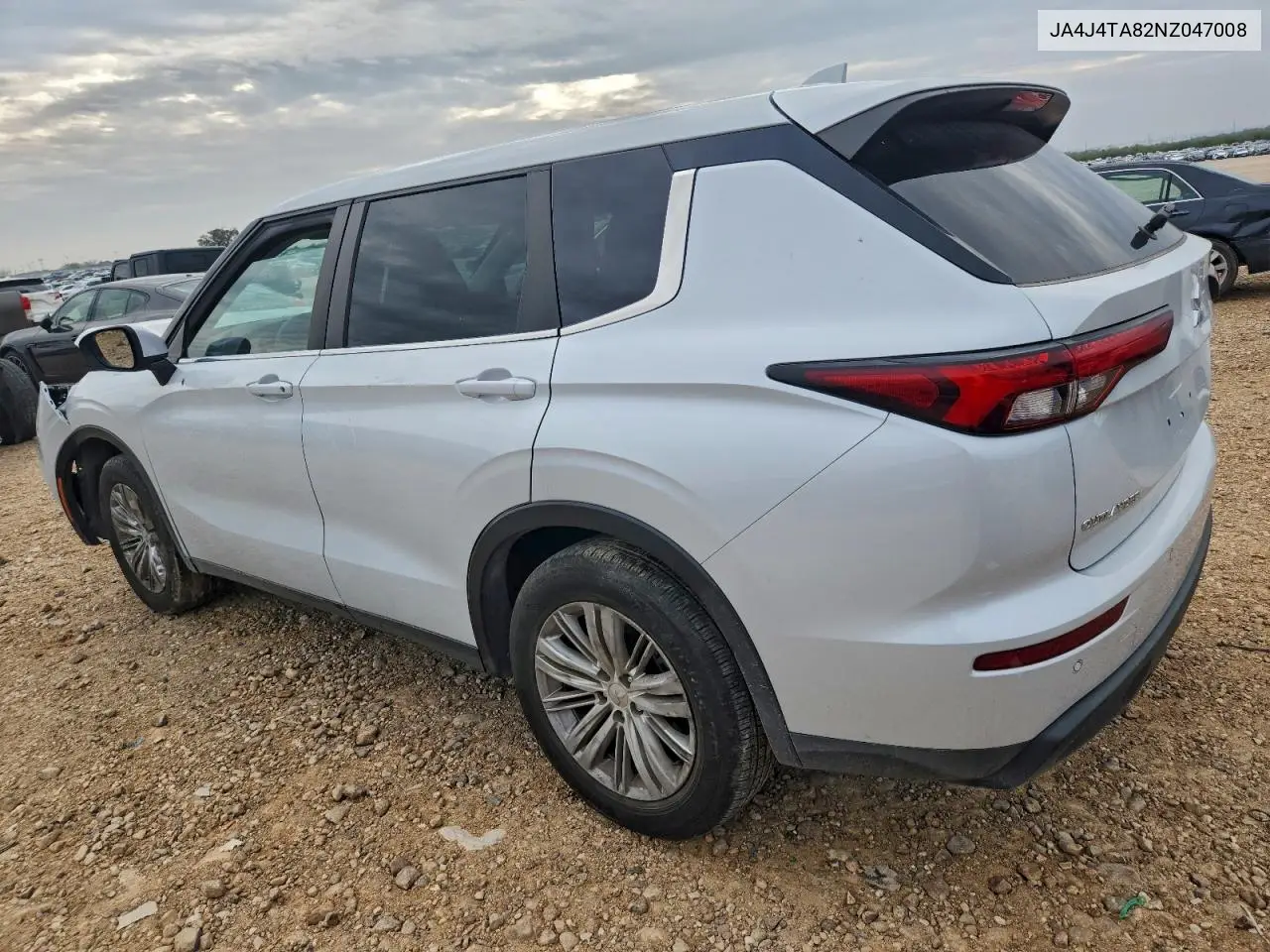 JA4J4TA82NZ047008 2022 Mitsubishi Outlander Es
