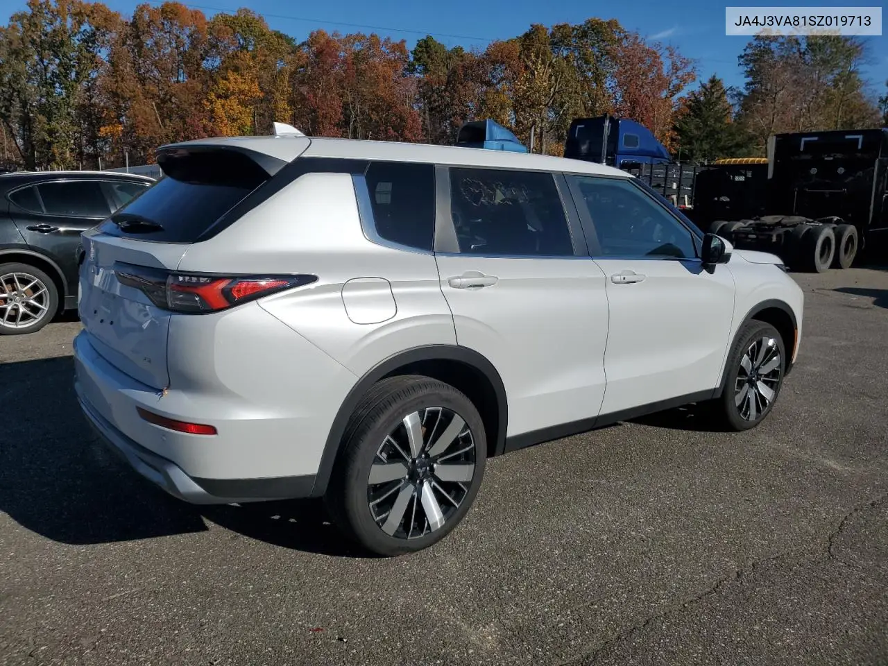 JA4J3VA81SZ019713 2025 Mitsubishi Outlander Se