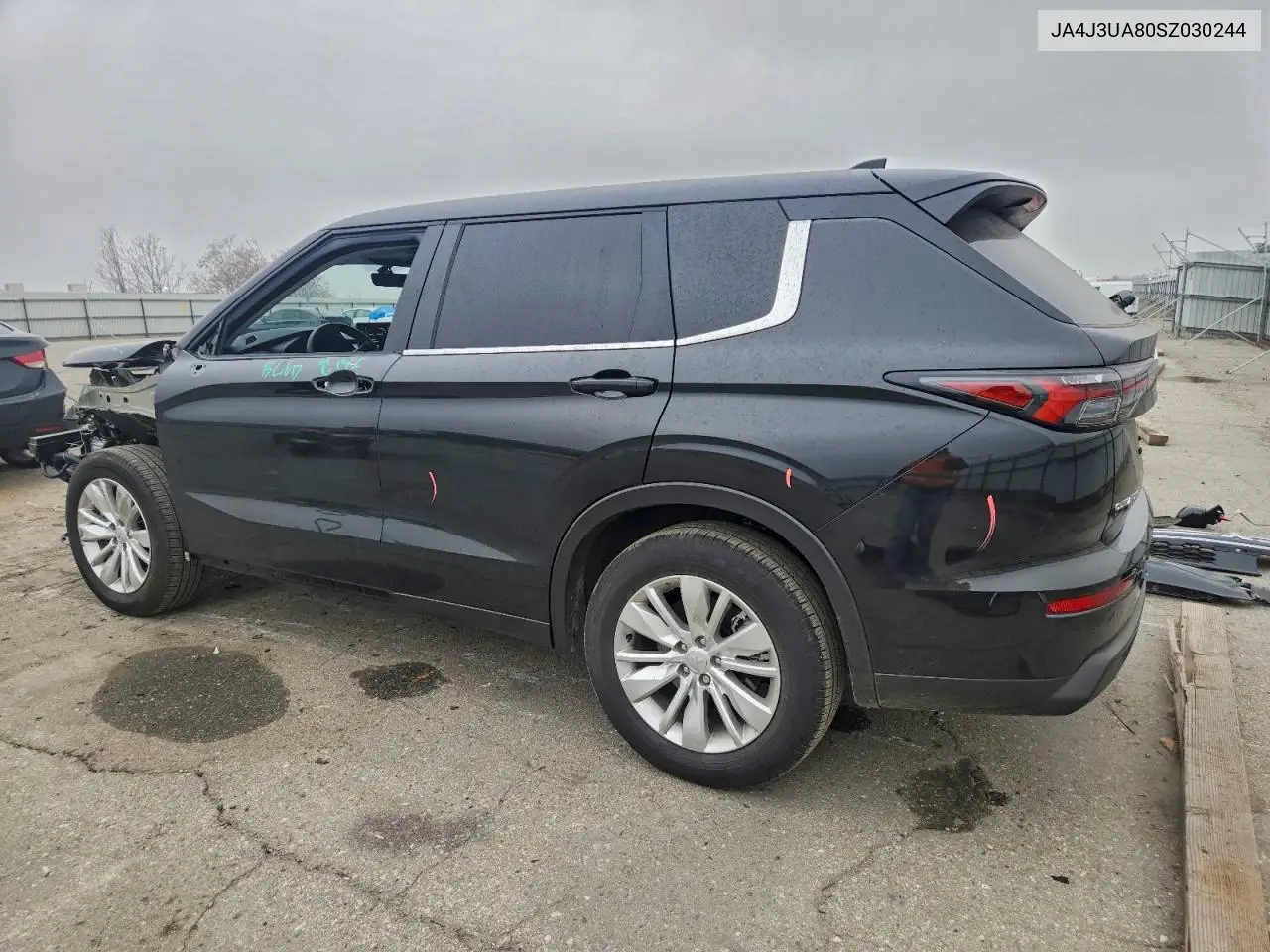 JA4J3UA80SZ030244 2025 Mitsubishi Outlander Es