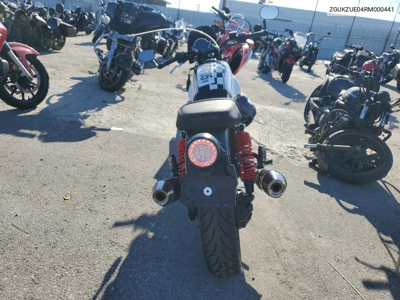 ZGUKZUE04RM000441 2024 Moto Guzzi V7 Special Edition