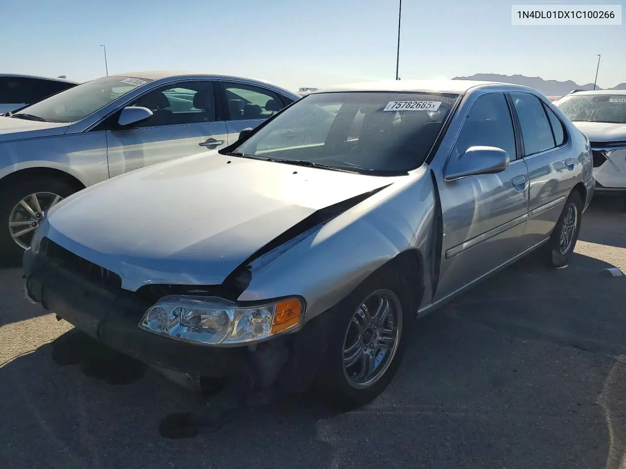 1N4DL01DX1C100266 2001 Nissan Altima Xe