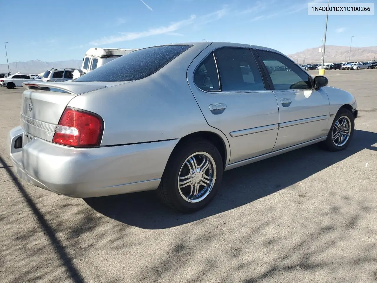 1N4DL01DX1C100266 2001 Nissan Altima Xe