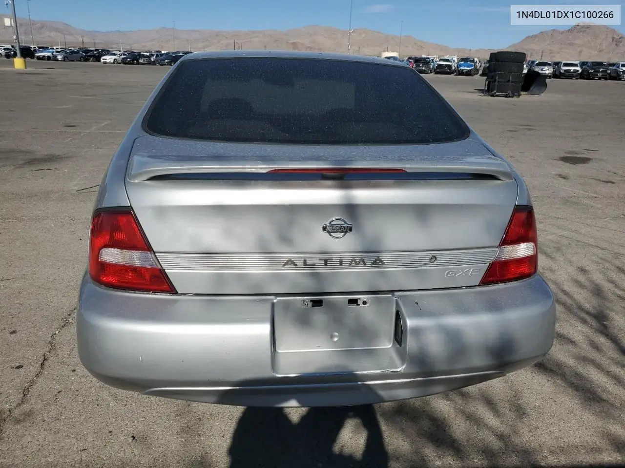 1N4DL01DX1C100266 2001 Nissan Altima Xe