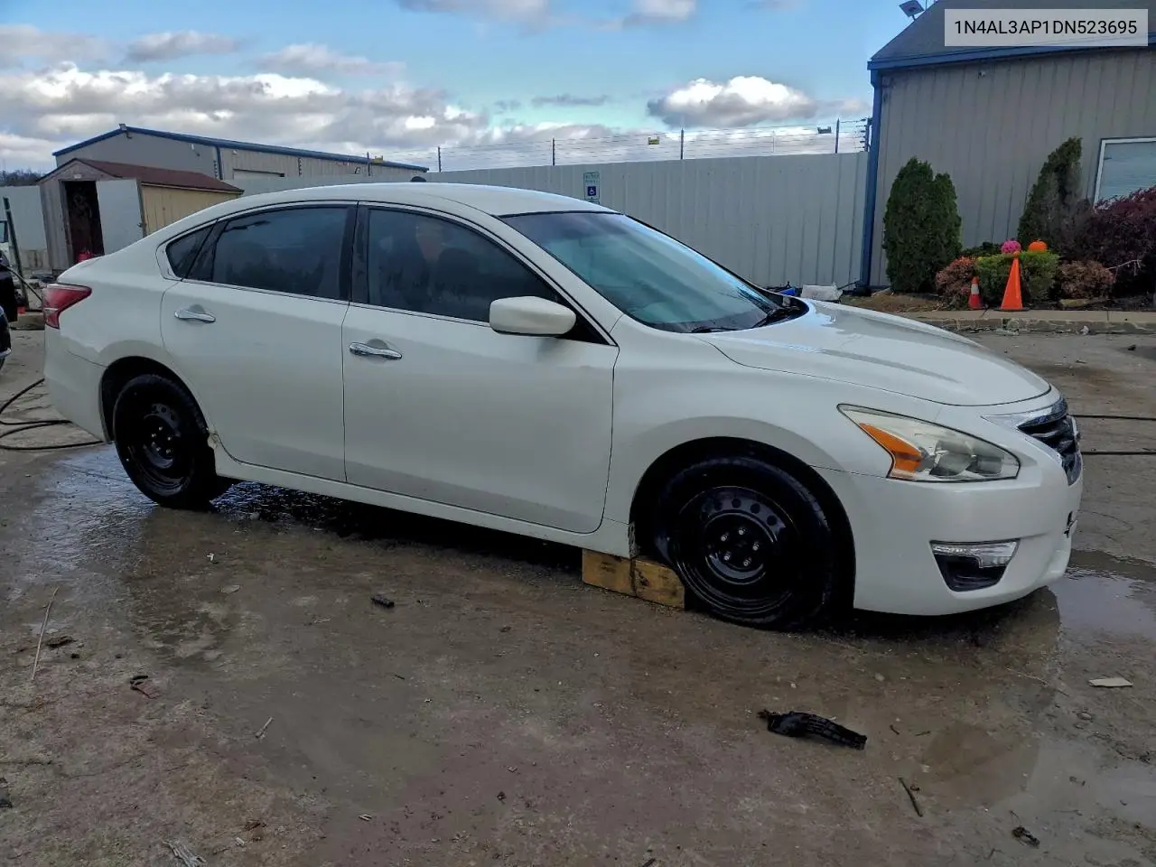 1N4AL3AP1DN523695 2013 Nissan Altima 2.5