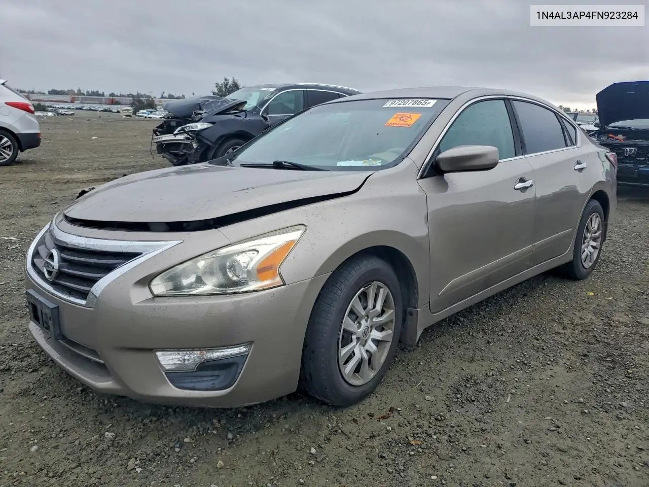 1N4AL3AP4FN923284 2015 Niss Altima 2.5