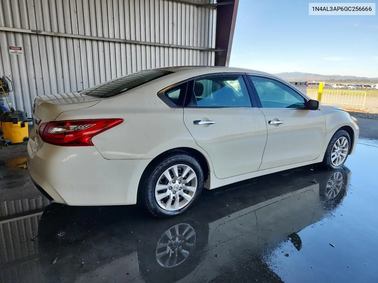 1N4AL3AP6GC256666 2016 Nissan Altima 2.5