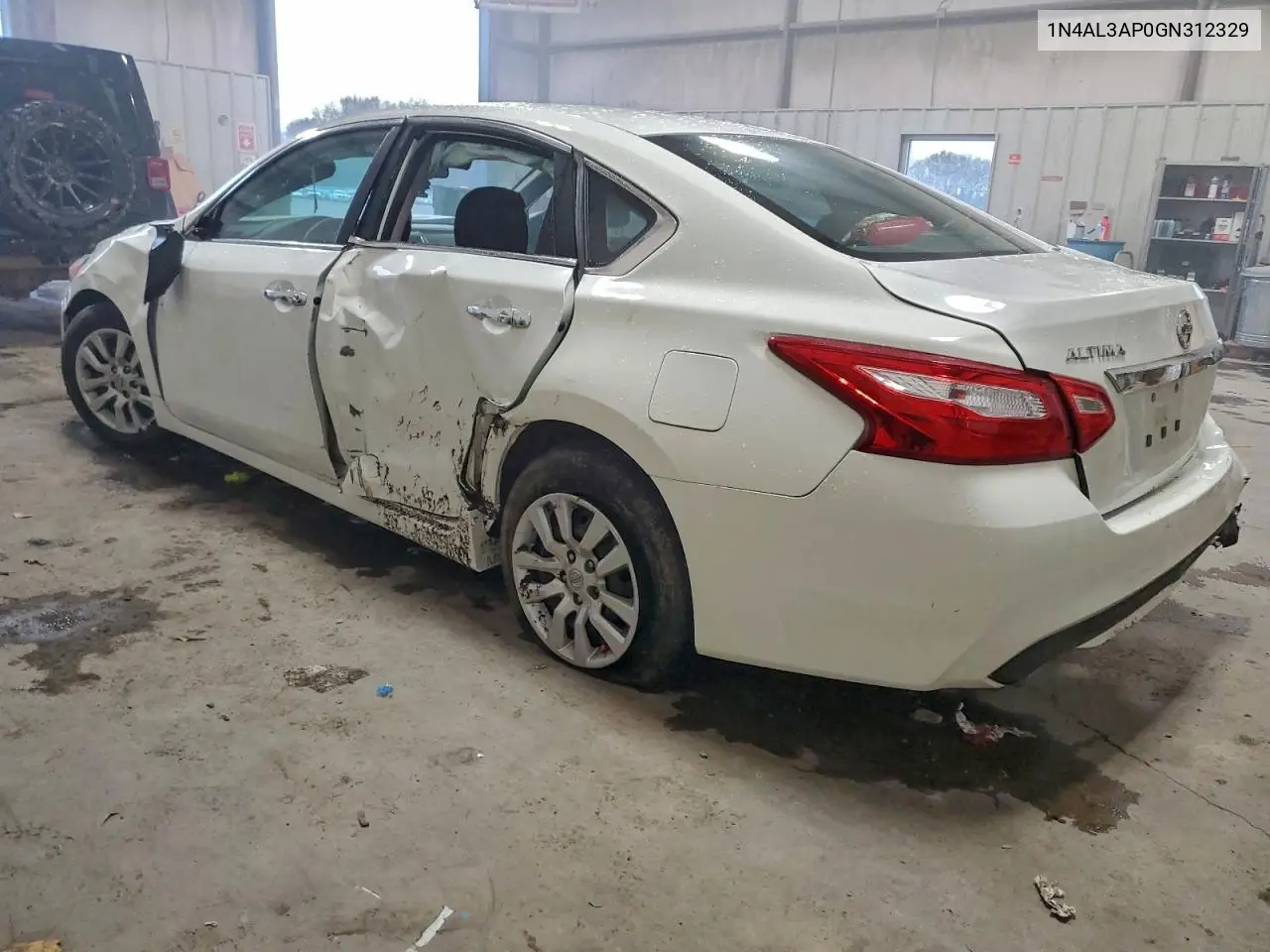 1N4AL3AP0GN312329 2016 Nissan Altima 2.5