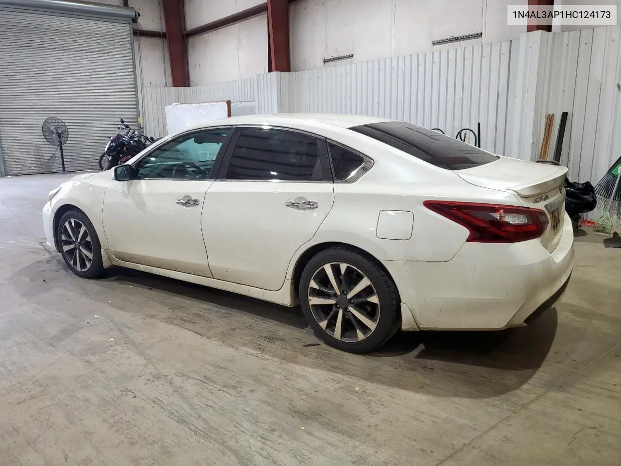 1N4AL3AP1HC124173 2017 Nissan Altima 2.5