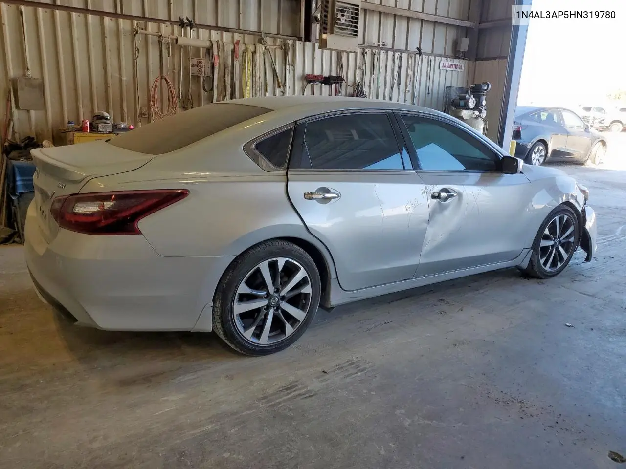 1N4AL3AP5HN319780 2017 Nissan Altima 2.5