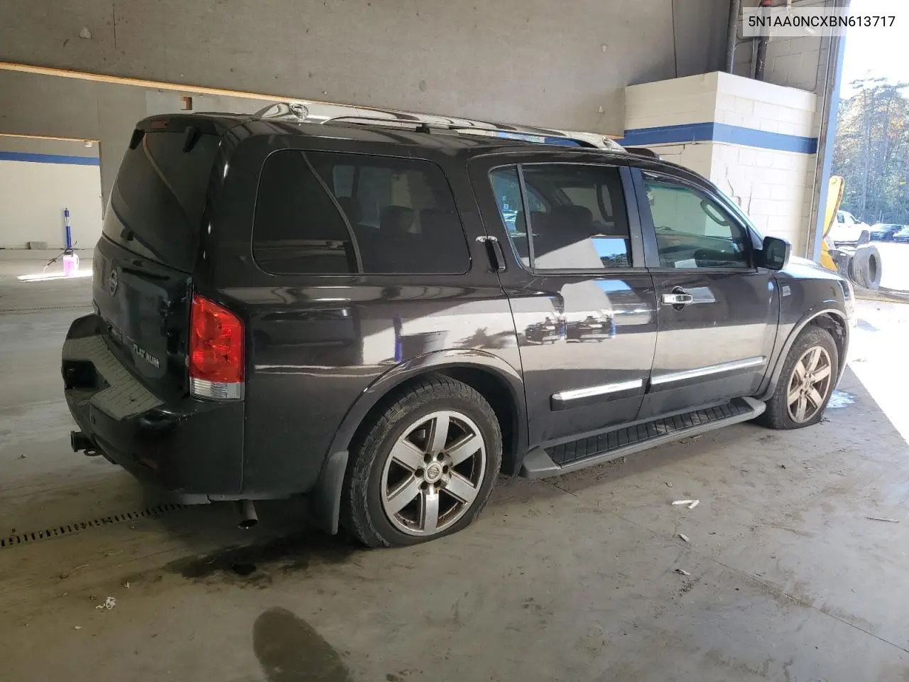 5N1AA0NCXBN613717 2011 Nissan Armada Sv
