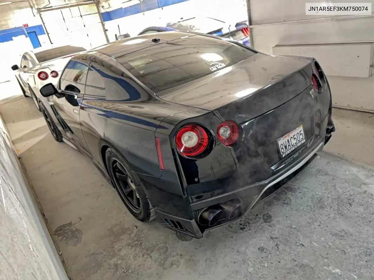 JN1AR5EF3KM750074 2019 Niss Gt-R