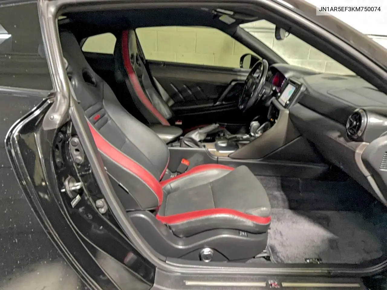 JN1AR5EF3KM750074 2019 Niss Gt-R