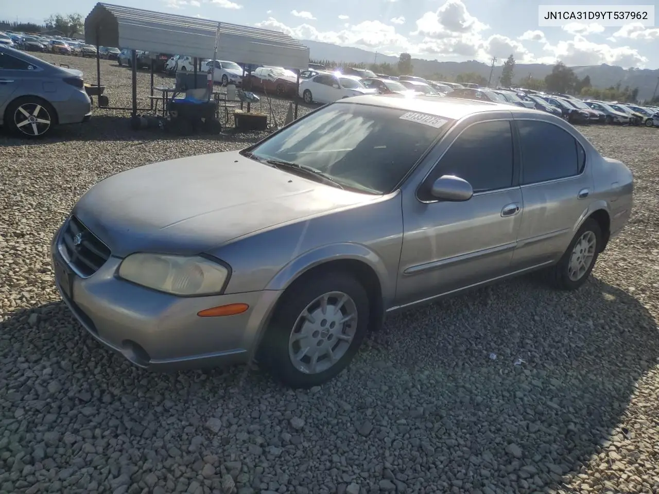 JN1CA31D9YT537962 2000 Nissan Maxima Gle