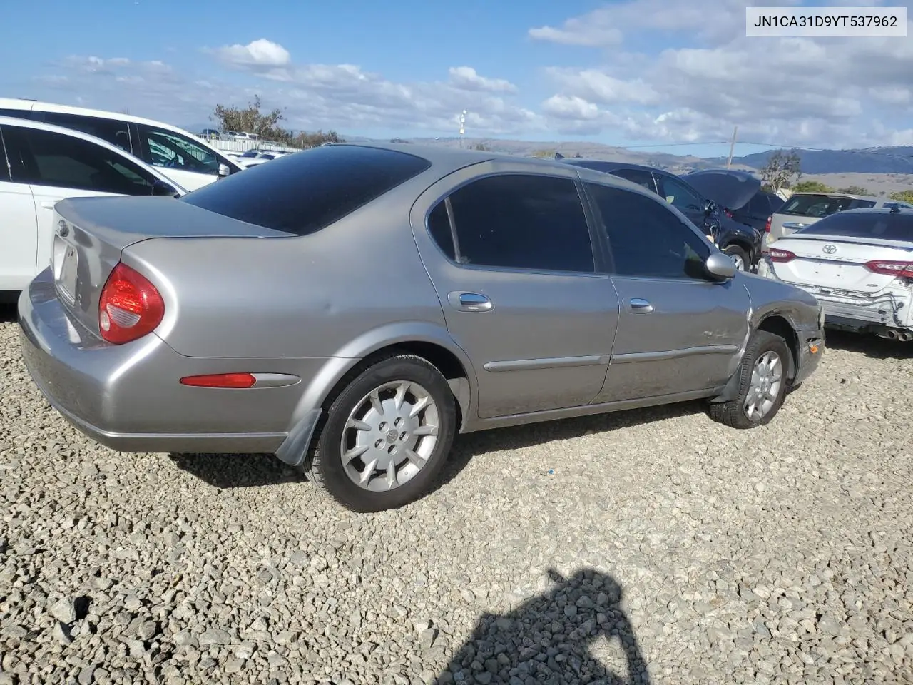 JN1CA31D9YT537962 2000 Nissan Maxima Gle