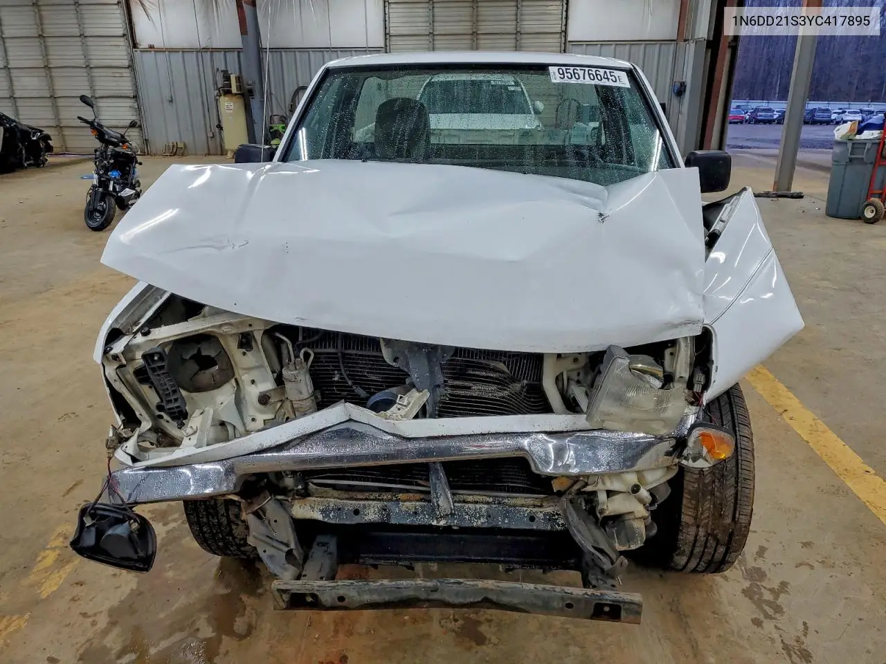 1N6DD21S3YC417895 2000 Nissan Frontier Xe