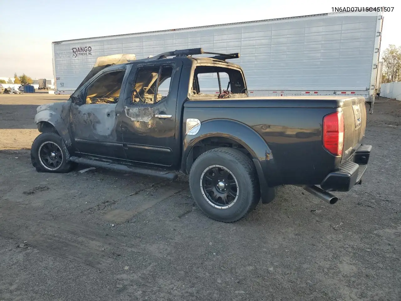 1N6AD07U15C451507 2005 Nissan Frontier Crew Cab Le