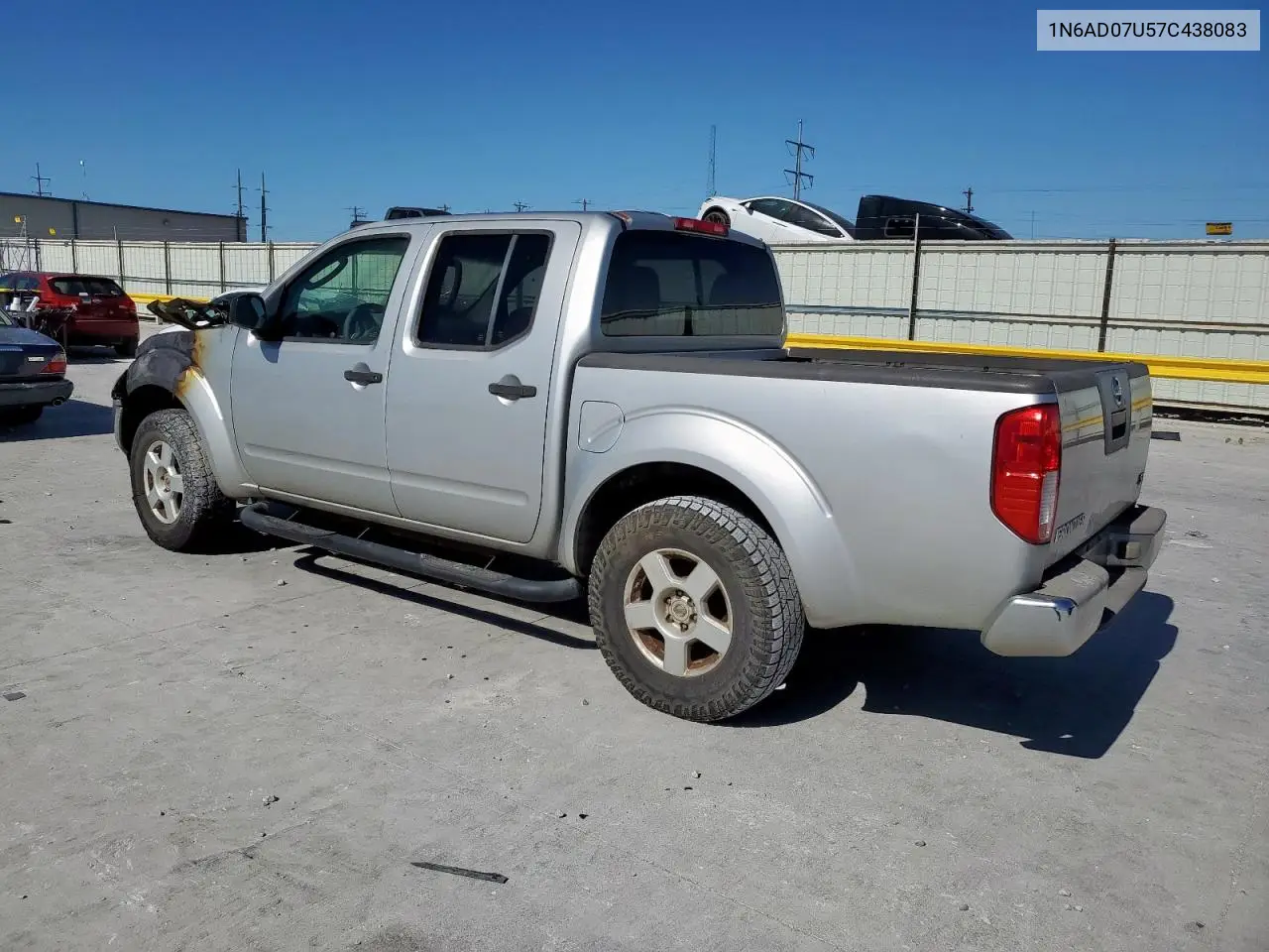 1N6AD07U57C438083 2007 Nissan Frontier Crew Cab Le
