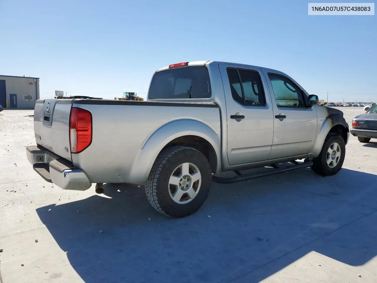 1N6AD07U57C438083 2007 Nissan Frontier Crew Cab Le