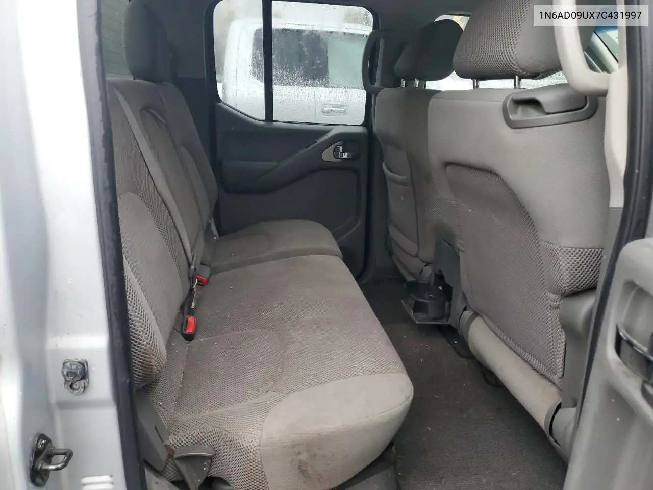 1N6AD09UX7C431997 2007 Nissan Frontier Crew Cab Le