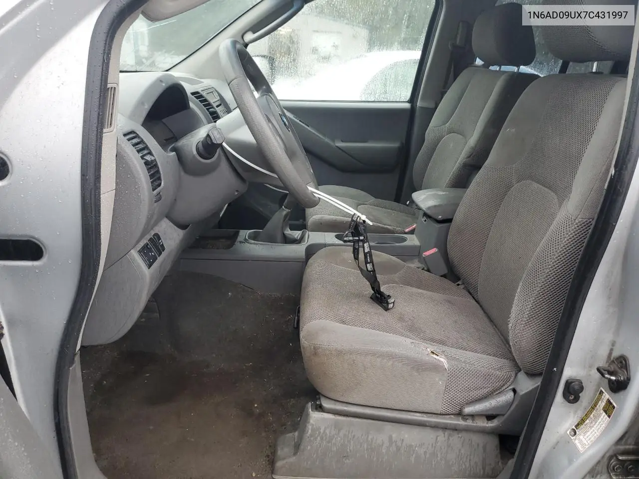 1N6AD09UX7C431997 2007 Nissan Frontier Crew Cab Le