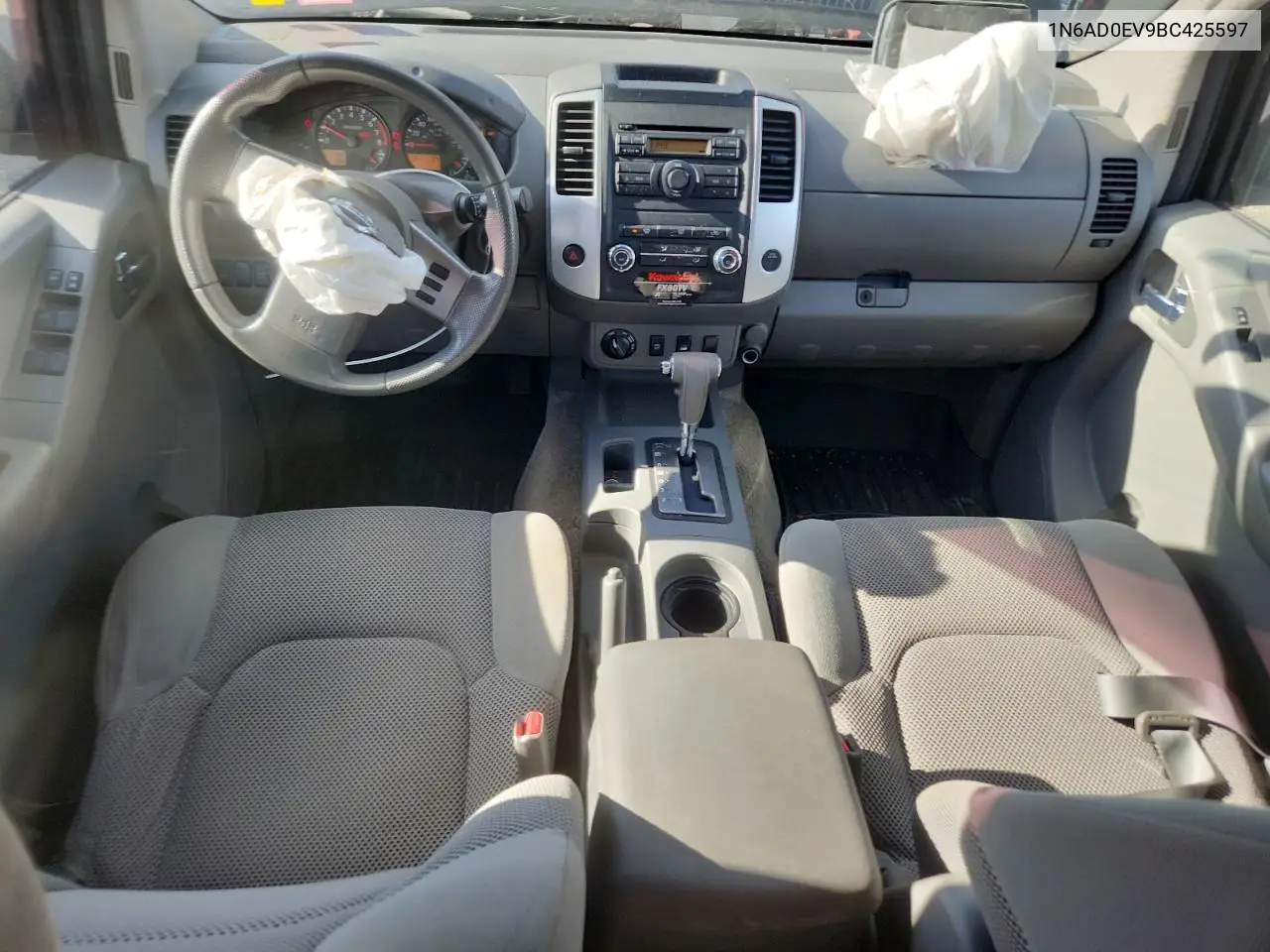 1N6AD0EV9BC425597 2011 Nissan Frontier S