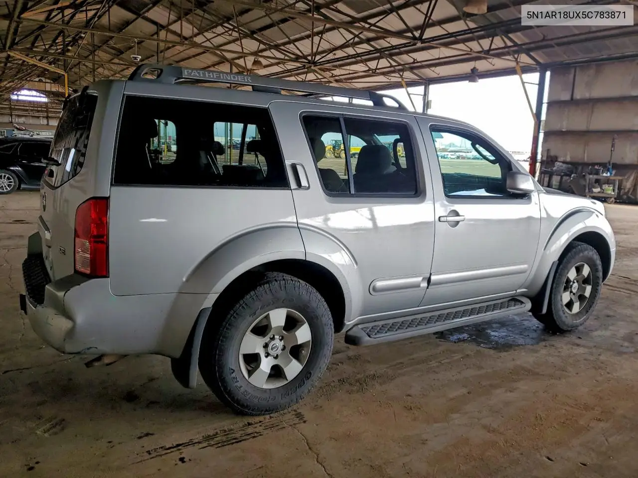 5N1AR18UX5C783871 2005 Nissan Pathfinder Le