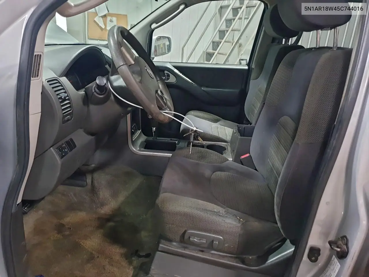 5N1AR18W45C744016 2005 Niss Pathfinder Xe