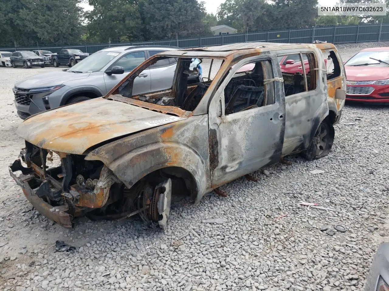 5N1AR18W97C632623 2007 Nissan Pathfinder Le