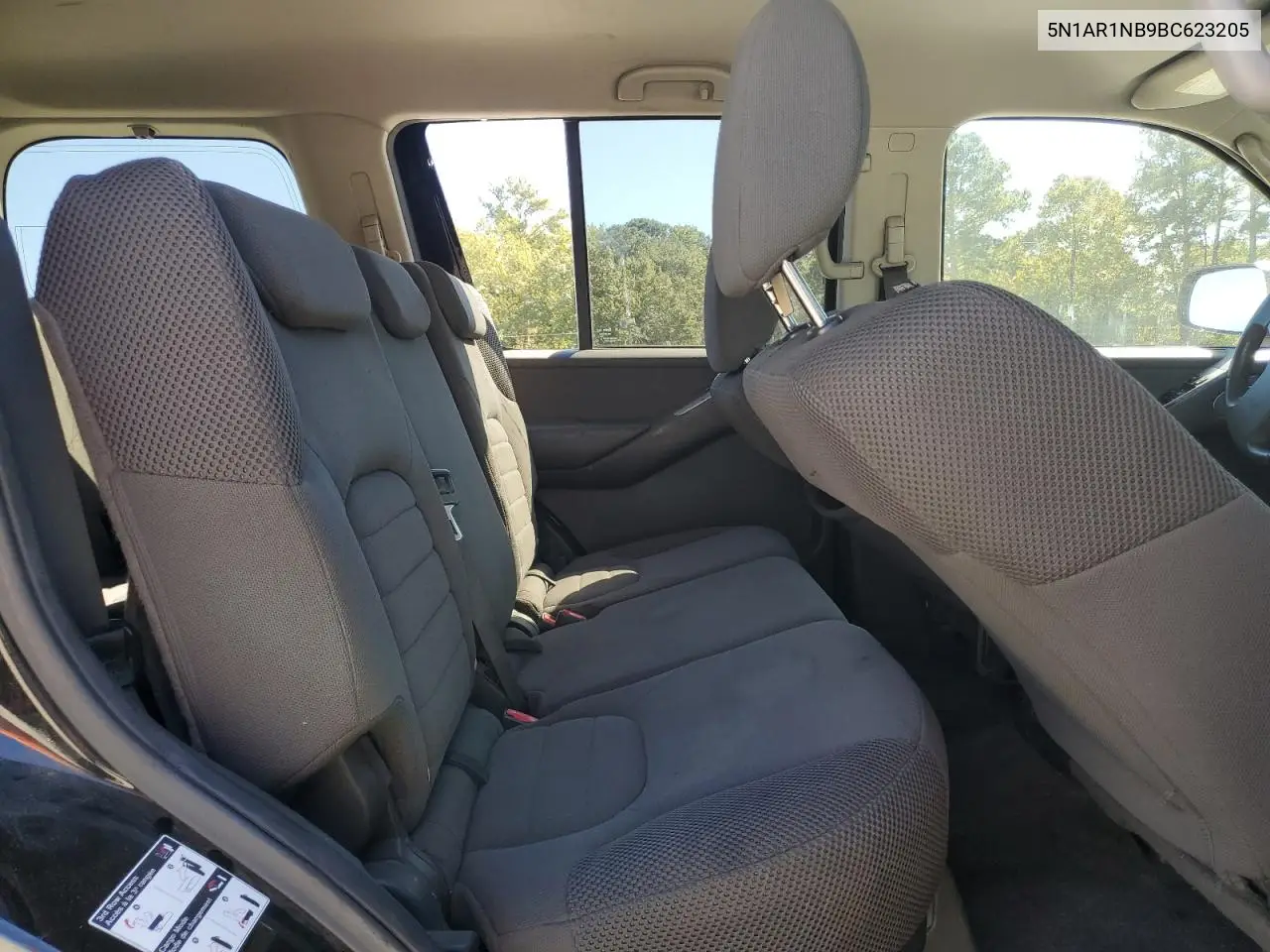 5N1AR1NB9BC623205 2011 Nissan Pathfinder S