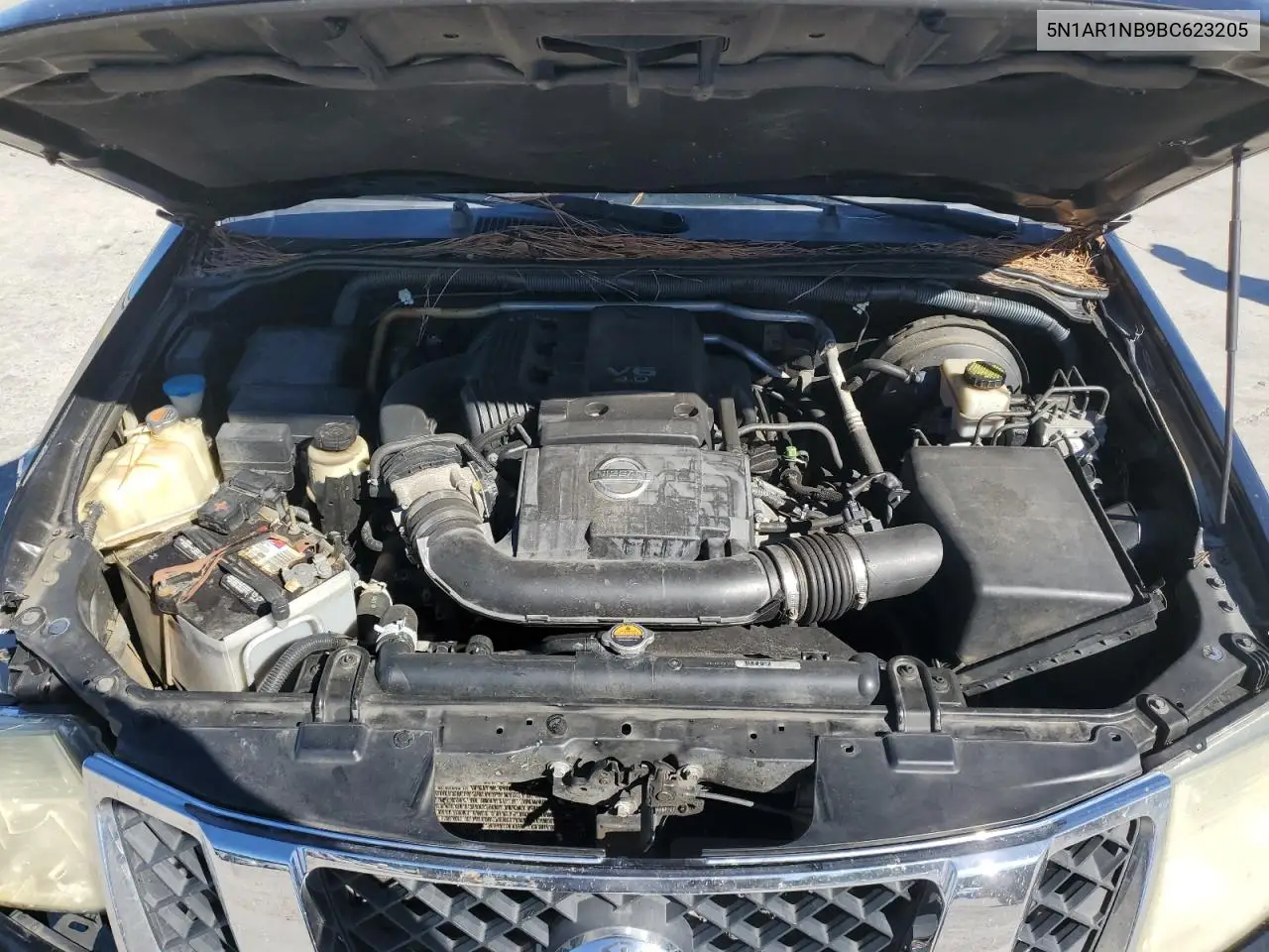 5N1AR1NB9BC623205 2011 Nissan Pathfinder S