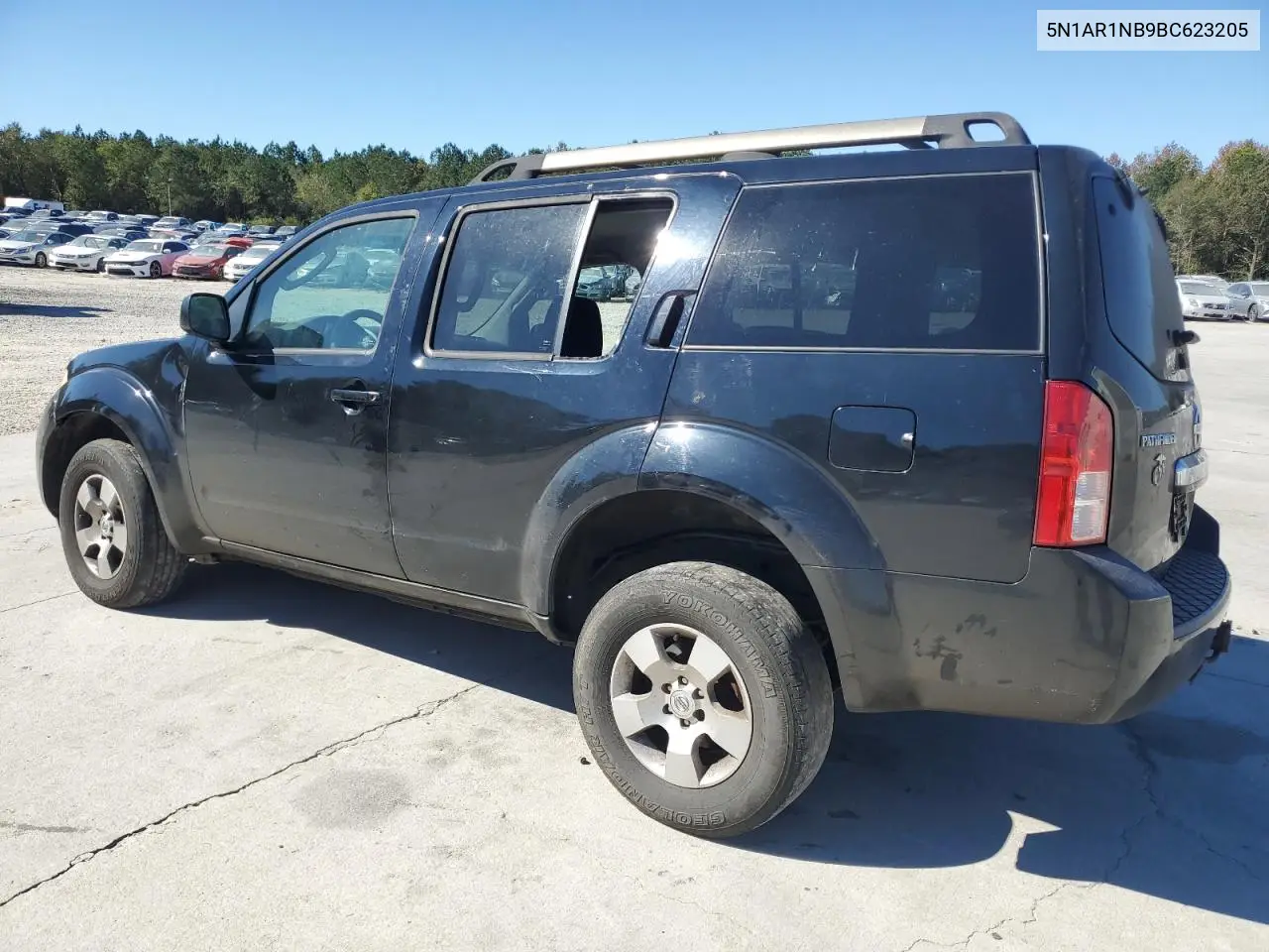 5N1AR1NB9BC623205 2011 Nissan Pathfinder S