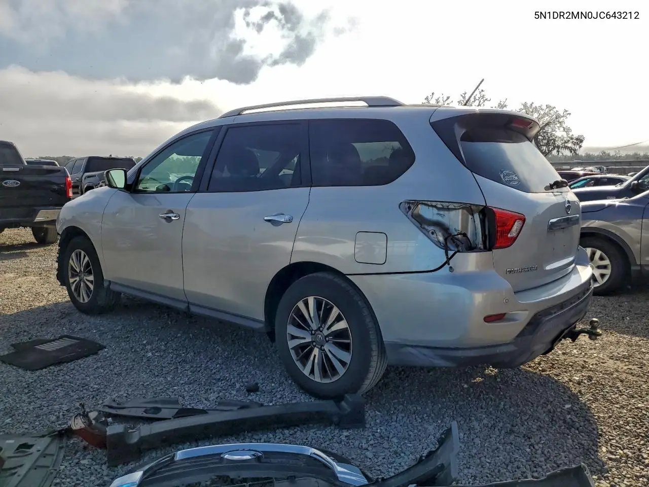 5N1DR2MN0JC643212 2018 Nissan Pathfinder S