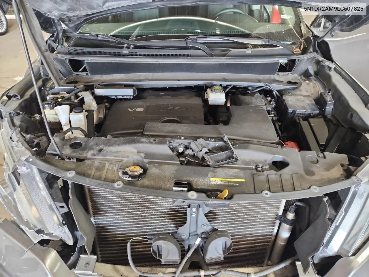 5N1DR2AM9LC607825 2020 Nissan Pathfinder S