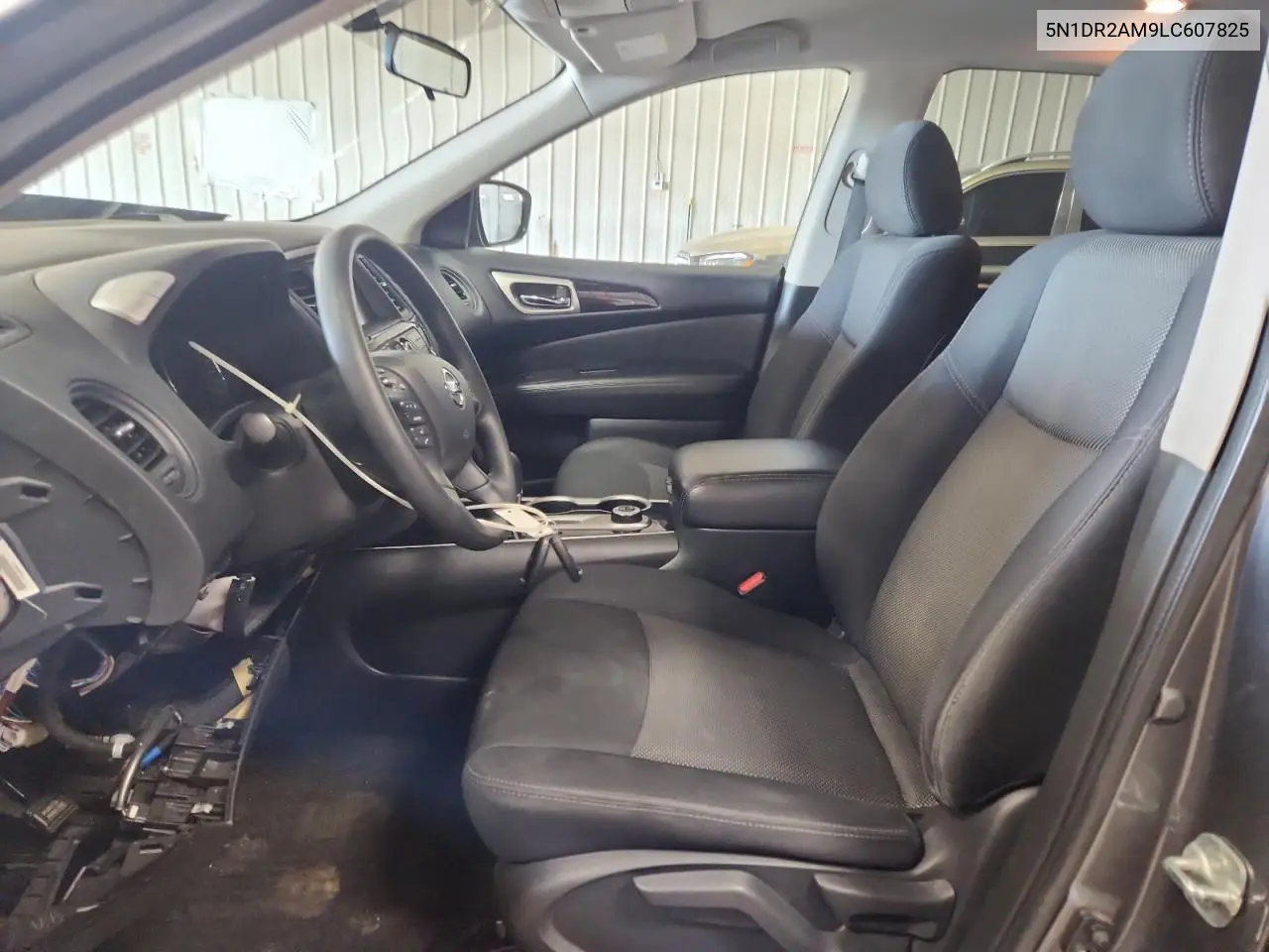 5N1DR2AM9LC607825 2020 Nissan Pathfinder S