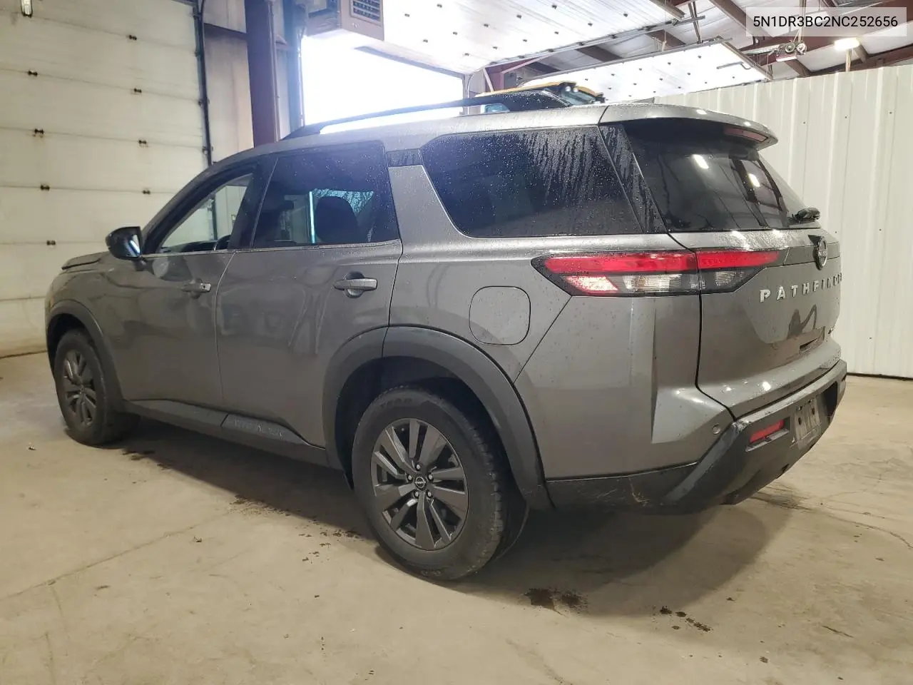 5N1DR3BC2NC252656 2022 Nissan Pathfinder Sv